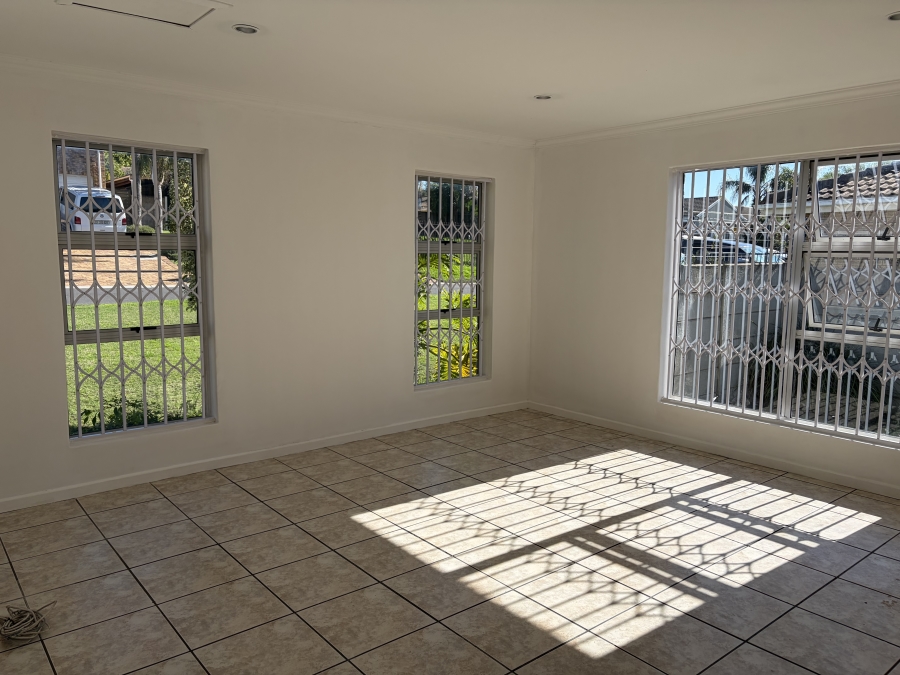 3 Bedroom Property for Sale in Uitzicht Western Cape